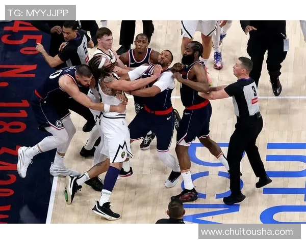 NBA经典赛事回顾：扣篮绝杀、逆转加时，激情盛宴盘点